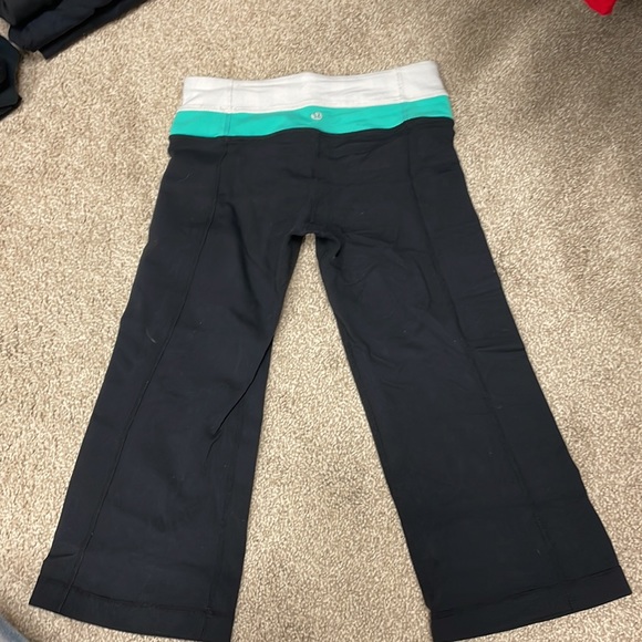 Lululemon crop leggings - Picture 2 of 2